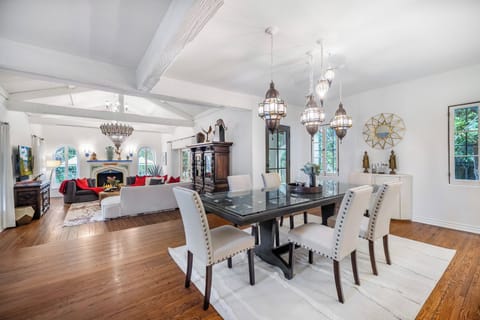 Luxury House, Multiple Beds, Pool Access, Pool View (Sunset Vale) | Dining