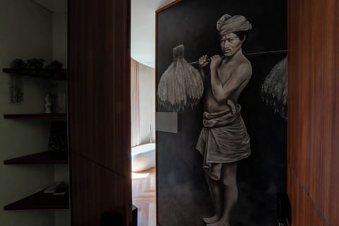 4 bedrooms, in-room safe, iron/ironing board, free WiFi