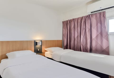 Quadruple Room, Non Smoking | Premium bedding, soundproofing, free WiFi, bed sheets