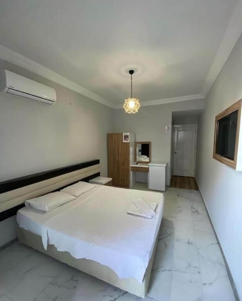 Double Room, Balcony, City View | Desk, free WiFi