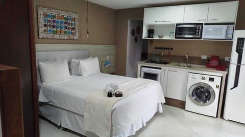 Studio Suite | Premium bedding, desk, free WiFi, bed sheets