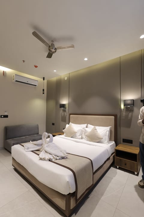 Individually furnished, desk, laptop workspace, blackout drapes