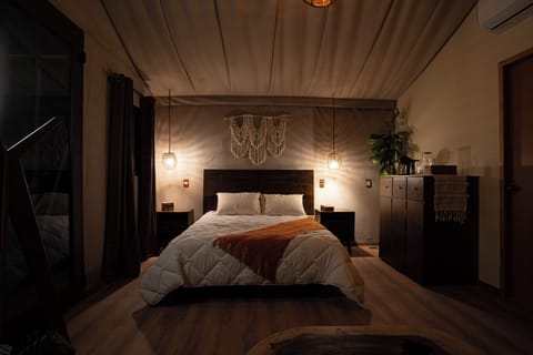 In-room safe, laptop workspace, blackout drapes, free WiFi