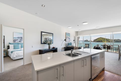 Deluxe Apartment, 3 Bedrooms, Balcony, Ocean View | Private kitchen