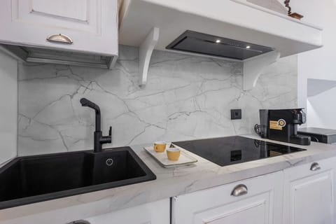 Autumn, Kitchen, Spring, Summer