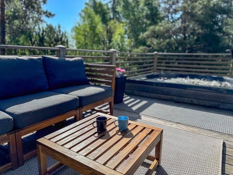 Optional outdoor jacuzzi