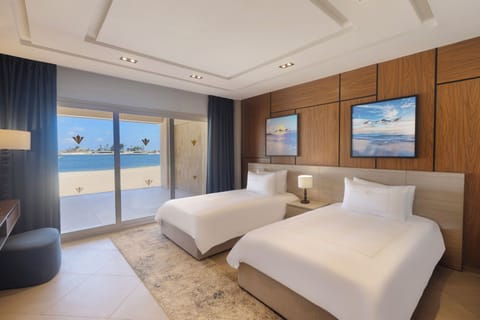 King Fouad Superior Suite Sea View | Free minibar, in-room safe, blackout drapes, soundproofing