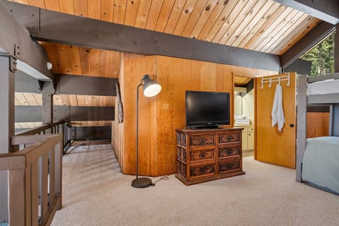 Indoors, Hardwood, Screen, Entertainment Center, TV