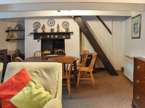 Dining Area | The Bears Cave, Lower Town