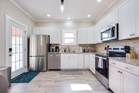 Bright Modern Kitchen with Ample Storage and Counter Space
