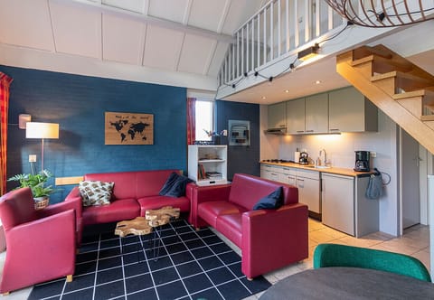 Bungalowpark Simpelveld - Delta 120 EEZZ Living room kitchen dining table