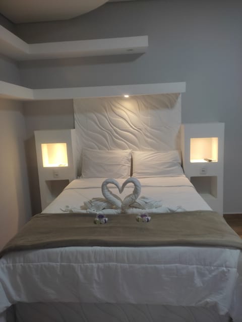 Classic Double Room, 1 Queen Bed, Air conditioning, Pool View | Individually decorated, individually furnished, desk, laptop workspace