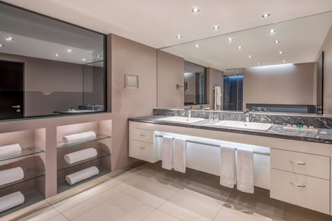 Presidential Suite, 1 Bedroom | Bathroom | Free toiletries, hair dryer, bathrobes, slippers