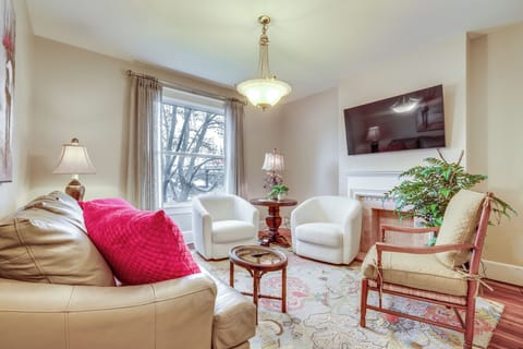 Zanesville Vacation Rental | 2BR | 1BA | 800 Sq Ft | Stairs Required