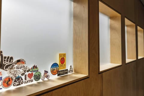 8d06adbc-2b62-4dad-ae79-3e3c2213363c