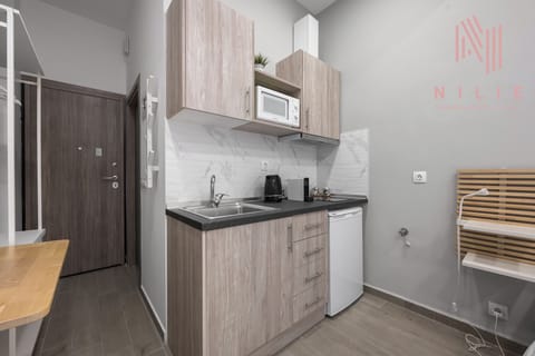 Standard Studio | Private kitchen | Mini-fridge, microwave, stovetop, espresso maker