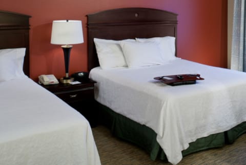 Premium bedding, in-room safe, laptop workspace, blackout drapes