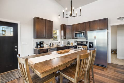 Kitchen/dining area (upper level)