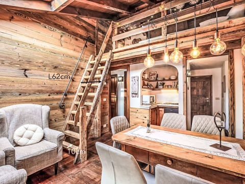 Wood, Interior Design, Furniture, Flooring, Floor, Home, Ceiling, Room, Log Cabin, Cottage