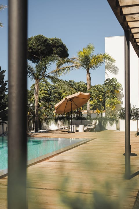 Outdoor pool, pool umbrellas