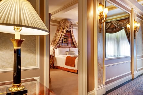 Presidential Suite, 1 King Bed | Premium bedding, minibar, in-room safe, desk