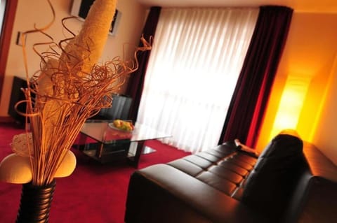 Suite | Living area | 32-inch flat-screen TV with digital channels