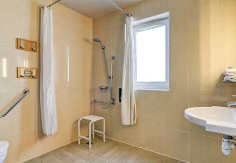 Double Room, Accessible, Non Smoking | Bathroom | Shower, free toiletries, towels