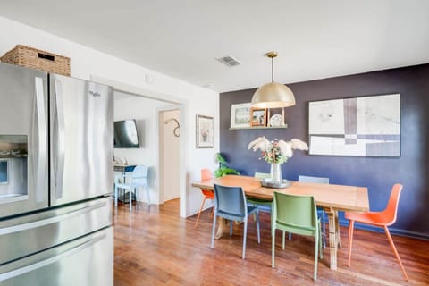 House | 5 bedrooms, Internet