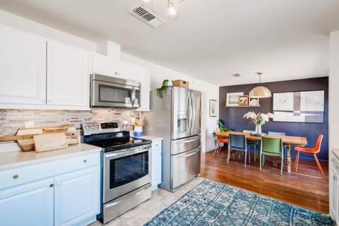 House | 5 bedrooms, Internet