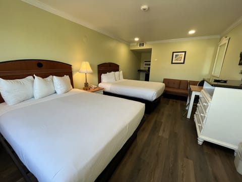 Deluxe Room 2 Queen beds with Futon non smoking | Individually furnished, desk, blackout drapes, soundproofing