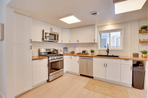 House (2 Bedrooms) | Interior