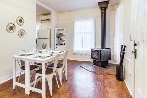 Cottage (2 Bedrooms) | Interior