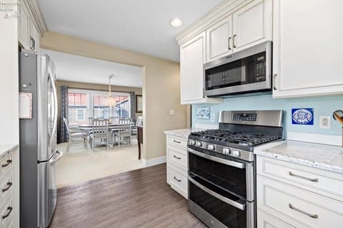 7b540f5c-a4de-4c2c-b32b-5e3d82e3659d