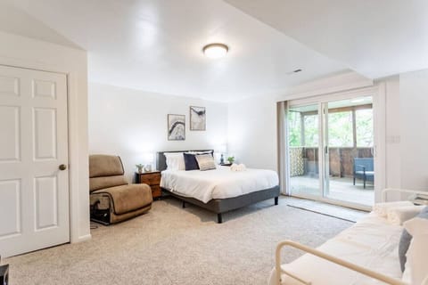 Spacious bedroom with sitting