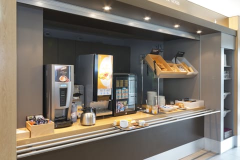 Daily buffet breakfast for a fee