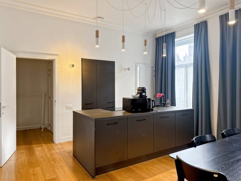 Apartment, 2 Bedrooms, City View | Interior