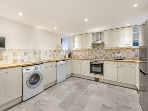 Kitchen/diner | Woodpecker Barn, Ipplepen