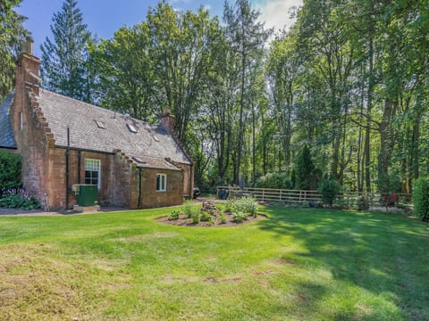 Exterior | West Lodge, Blairgowrie