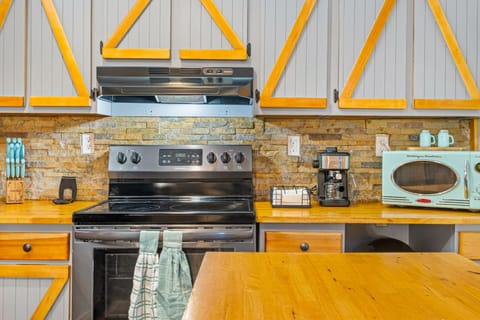 Enjoy our fully equipped kitchen.