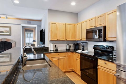 oxfordcourt-101-7149_54194695402_o