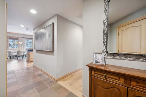 oxfordcourt-101-7164_54195602266_o