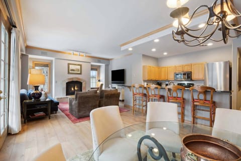 oxfordcourt-101-7139_54195836688_o