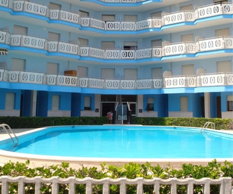 Apartment | Pool | Outdoor pool