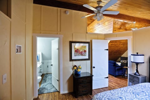 Briarwood Cottage Apartment Bedroom