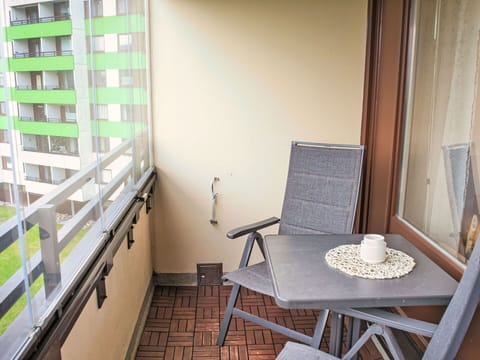 Wood, Apartment, Balcony, Condominium, Hardwood, Shade, Wood Flooring, Glass, Wood Stain, Outdoor Furniture