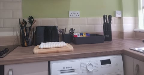 Fully refurbished and fully equiped kitchen with Bosch washing machine