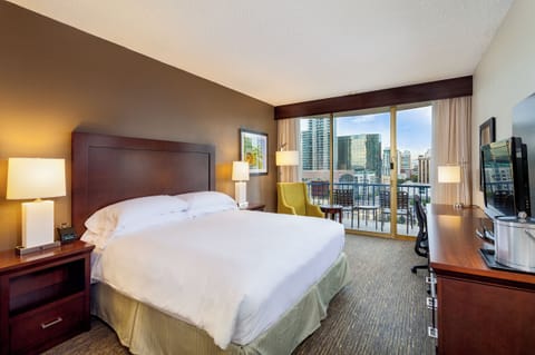 Room, 1 King Bed (Skyline) | Premium bedding, in-room safe, desk, blackout drapes