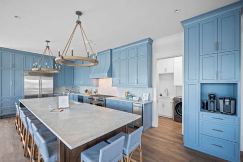 Full kitchen with high end appliances with seating for 24