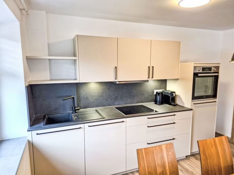 Kitchen Appliance, Kitchen, Countertop, Cabinetry, Major Appliance, Flooring, Wood, Interior Design, Furniture, Home Appliance