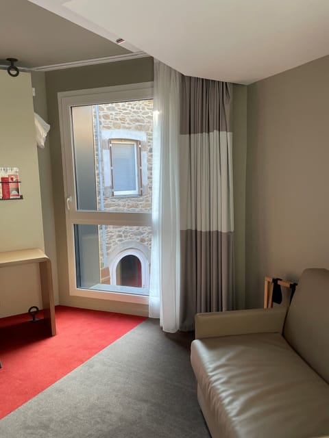 Standard Room, Multiple Beds | Desk, laptop workspace, soundproofing, iron/ironing board